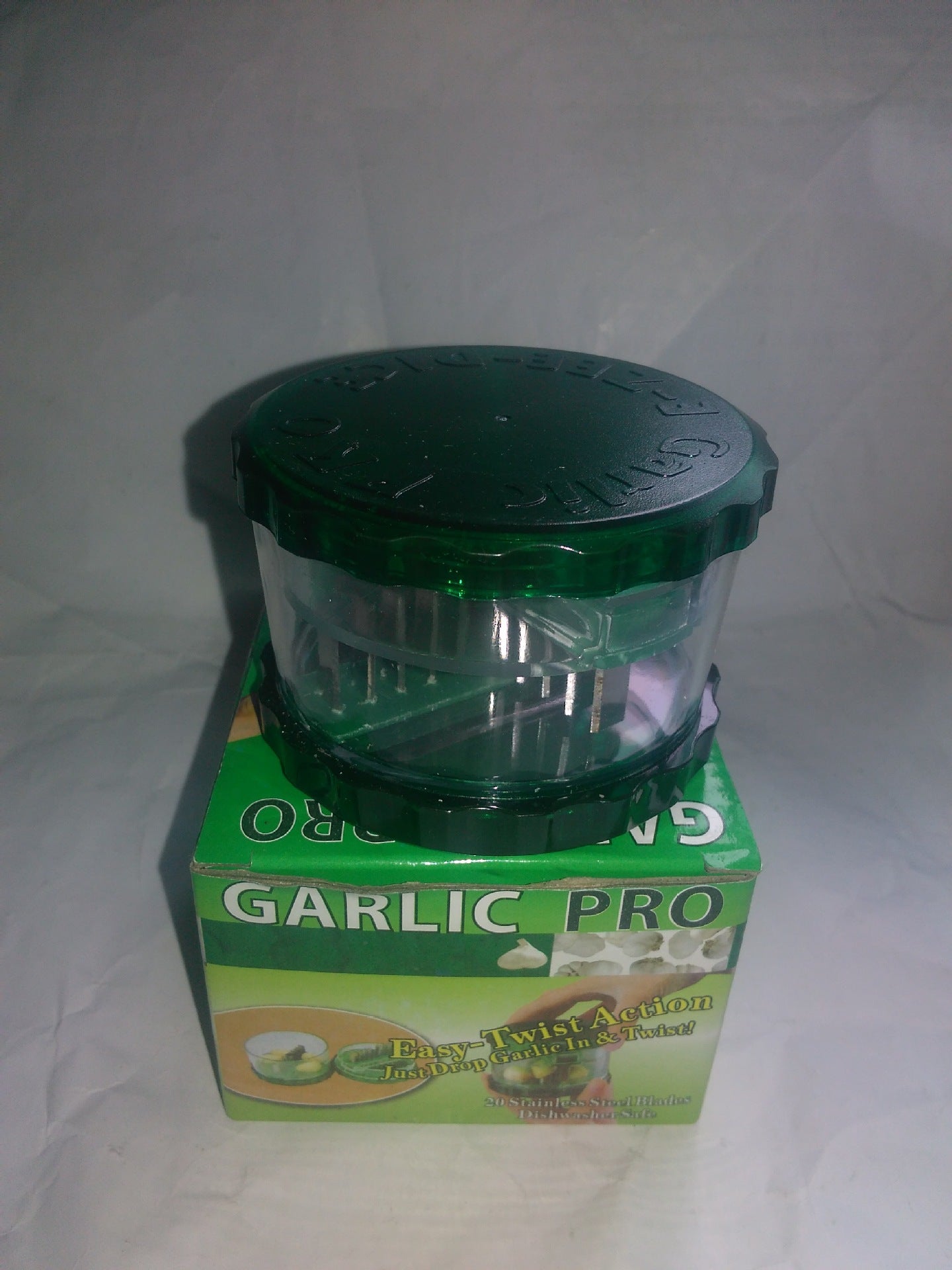 Kitchen Garlic Peeler Gadget For Easy And Quick Prep