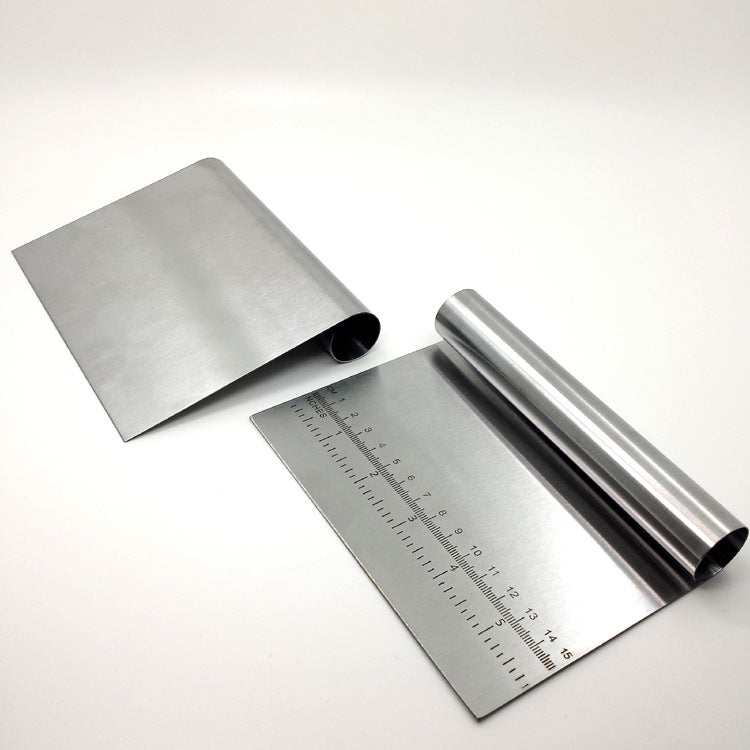 Integrated Kitchen Scale With Flour Spatula