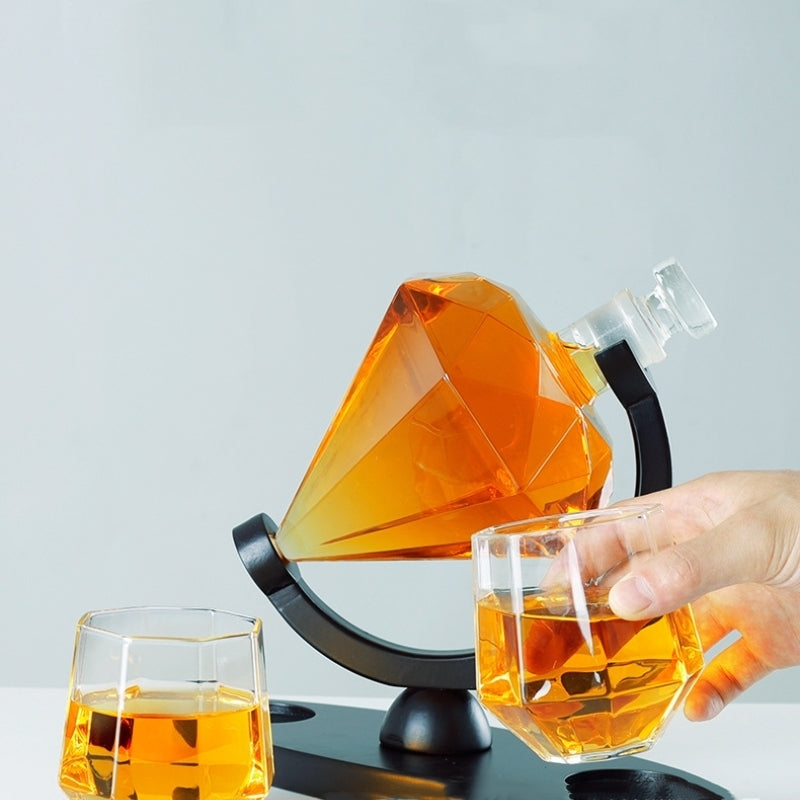Diamond Design Borosilicate Glass Bottle Set With Glasses And Pourer